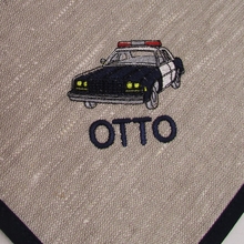 Poliisiauto yhden pepun laudeliina